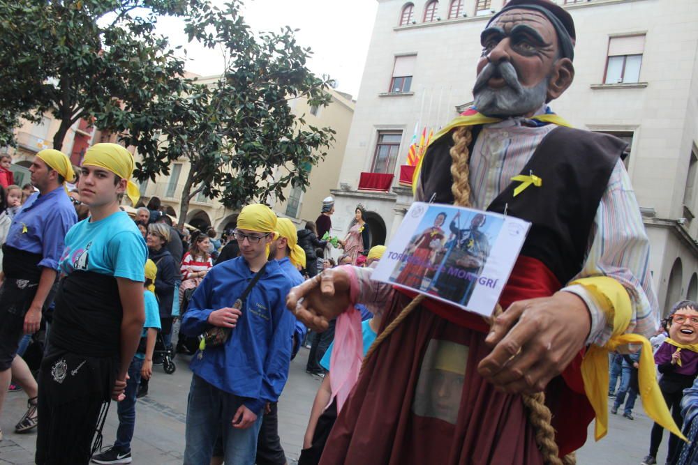 Tarda de Santa Creu  dansa d''Euskadi i gegants