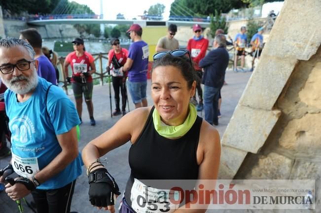 Marcha Nórdica en la mota del río Segura