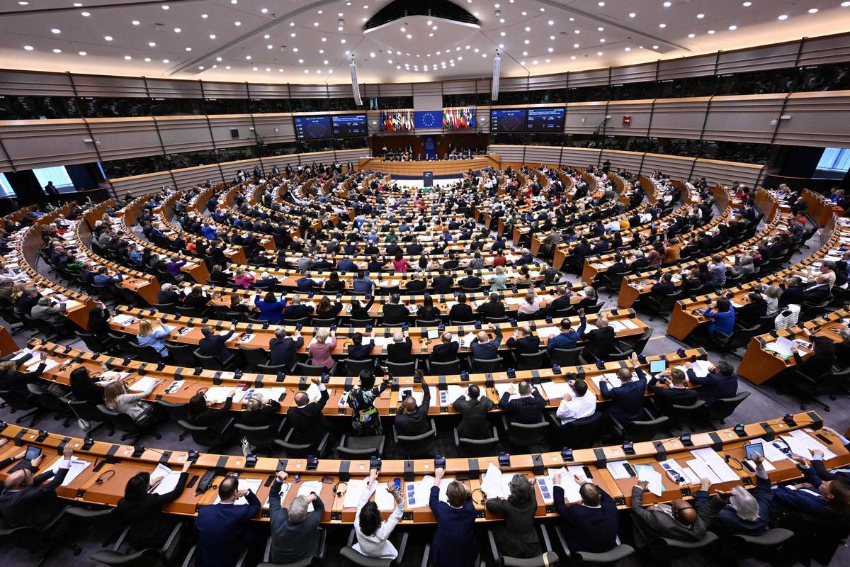 El hemiciclo del Parlamento Europeo durante el voto del pacto migratorio, este miércoles en Bruselas.