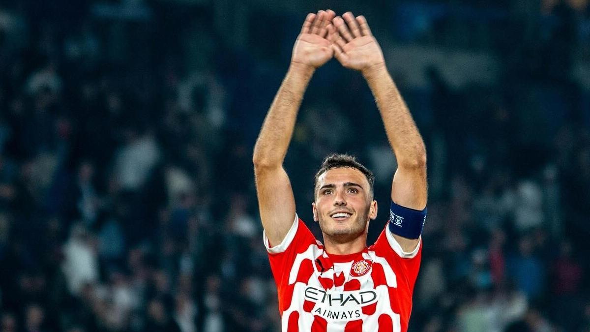 Arnau portó el brazalete de capitán ante el Feyenoord