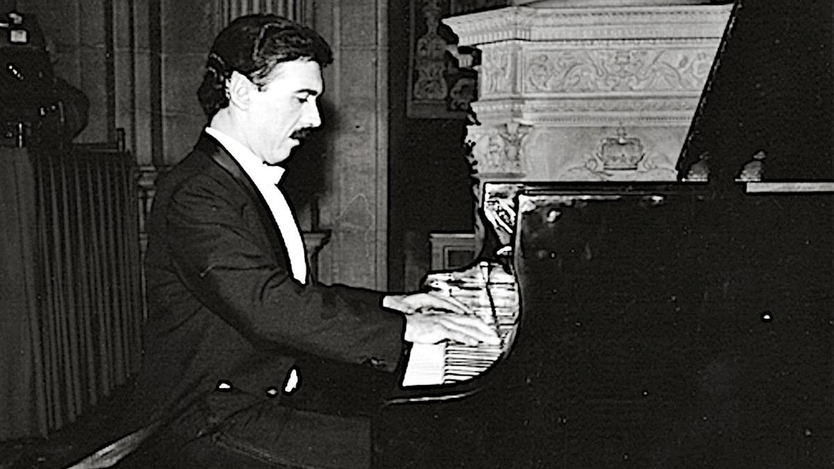 El pianista cordobés Rafael Orozco, que da nombre al festival de piano, durante una actuación.