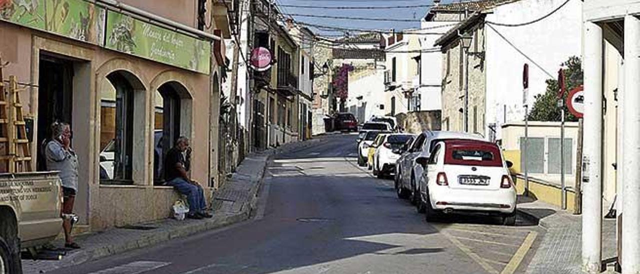 El Carrer Major de Calvià vila es la arteria central de la localidad.