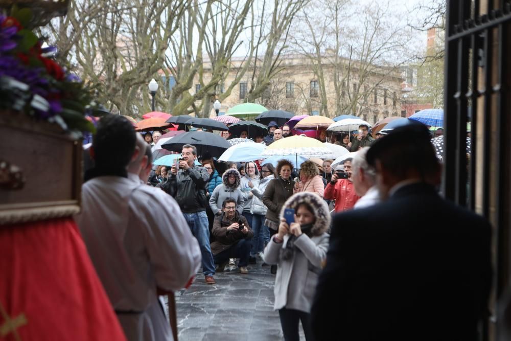 Las procesiones de Viernes Santo de Gijón se quedan sin salir.