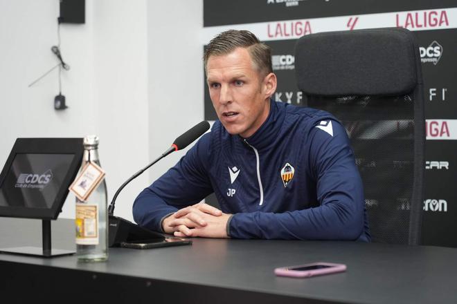 Galería | La rueda de prensa de Bob Voulgaris y Johan Plat en imágenes