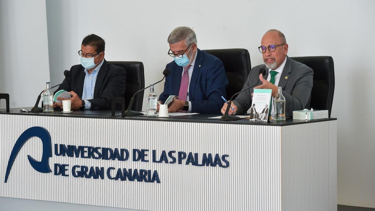 Presentación de la nueva colección del Servicio de Publicaciones y Difusión Científica 'Diálogo vivo ULPGC'