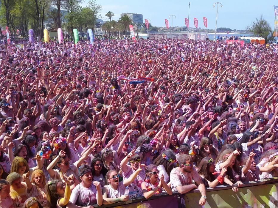 Los colores de la Holi Run inundan Vigo