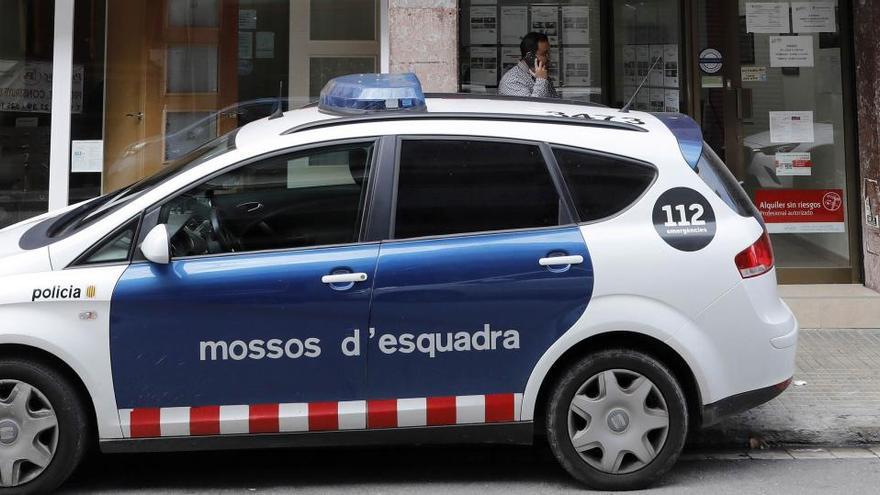 Una imagen de archivo de una vehículo de los Mossos.