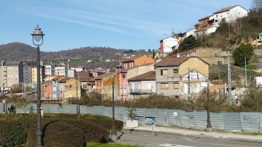 Viviendas del barrio de El Puente, en La Felguera. | M. Á. G.