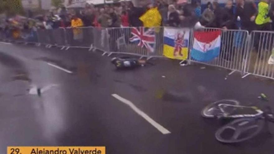 Valverde abandona el Tour por una caída y Thomas es el primer líder