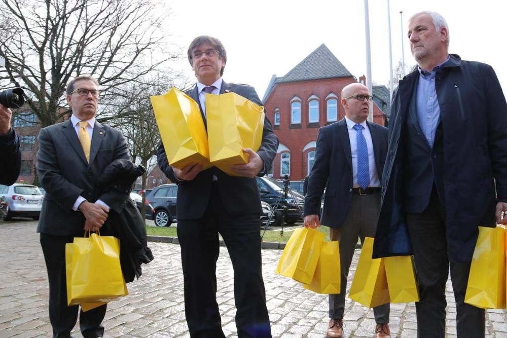 Puigdemont visita la presó alemanya de Neumünster