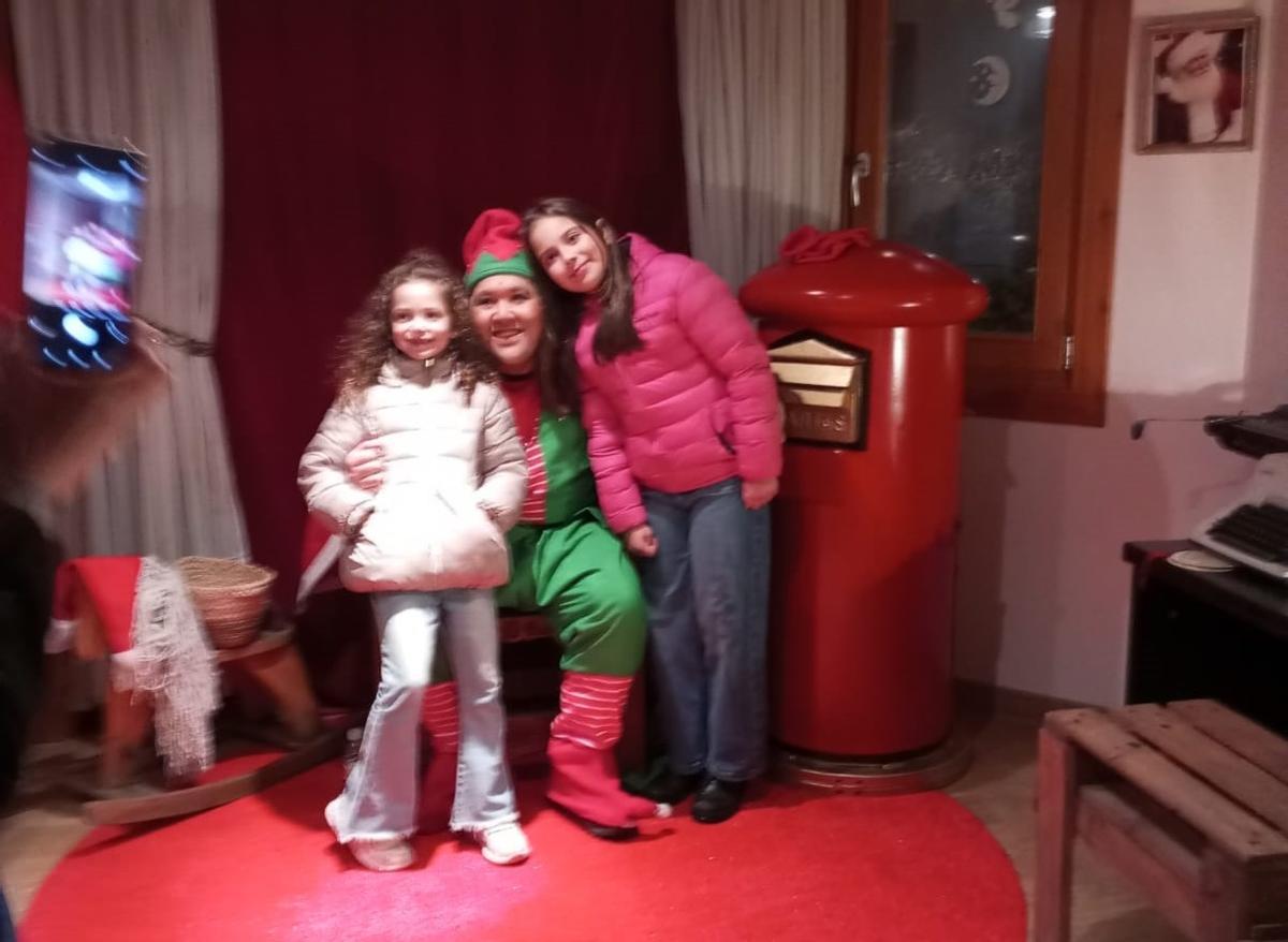 GALERÍA | Visitas de los niños y niñas al elfo de Papá Noel en Benavente