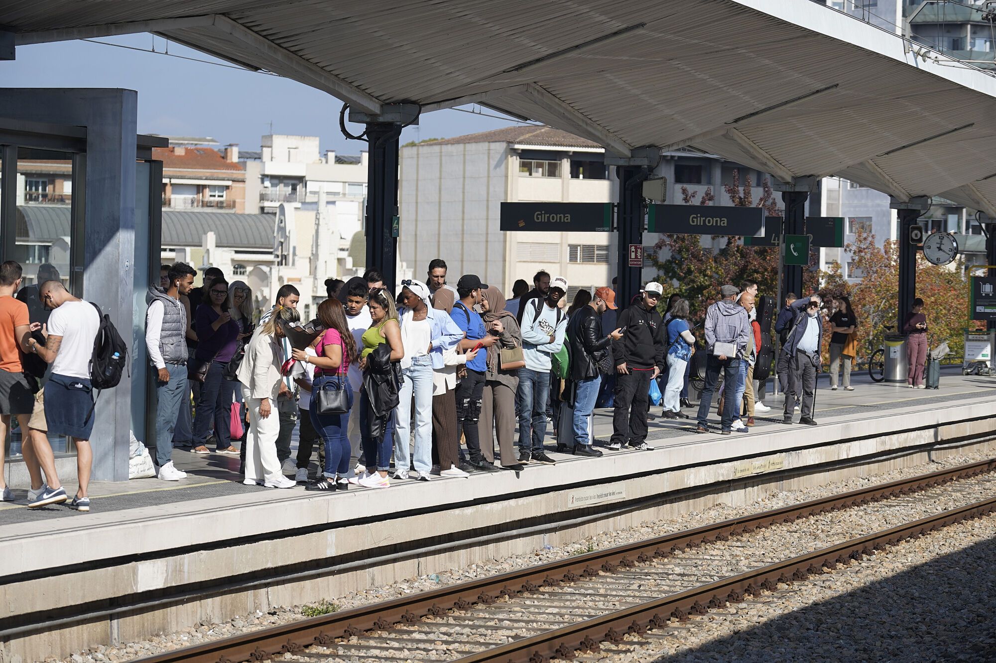 Girona estació tren convencional vies tallades manifestació propalestina intersindical