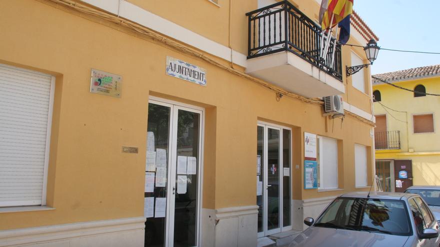 Benissuera hará accesible el bar municipal y Pinet el consistorio