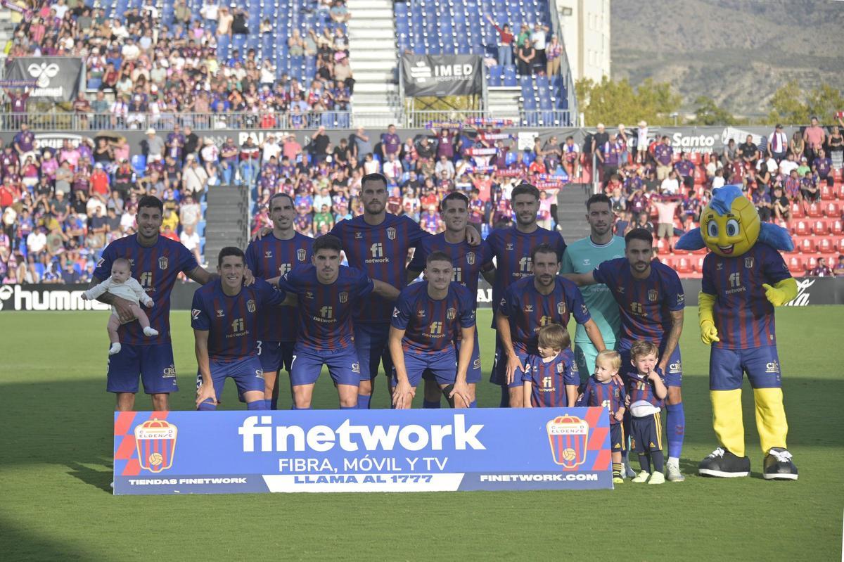 Eldense-Oviedo: El Eldense se diluye pero vuelve a sumar