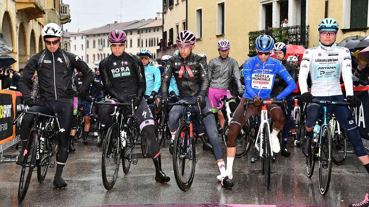 Bernal sigue líder del Giro de Italia