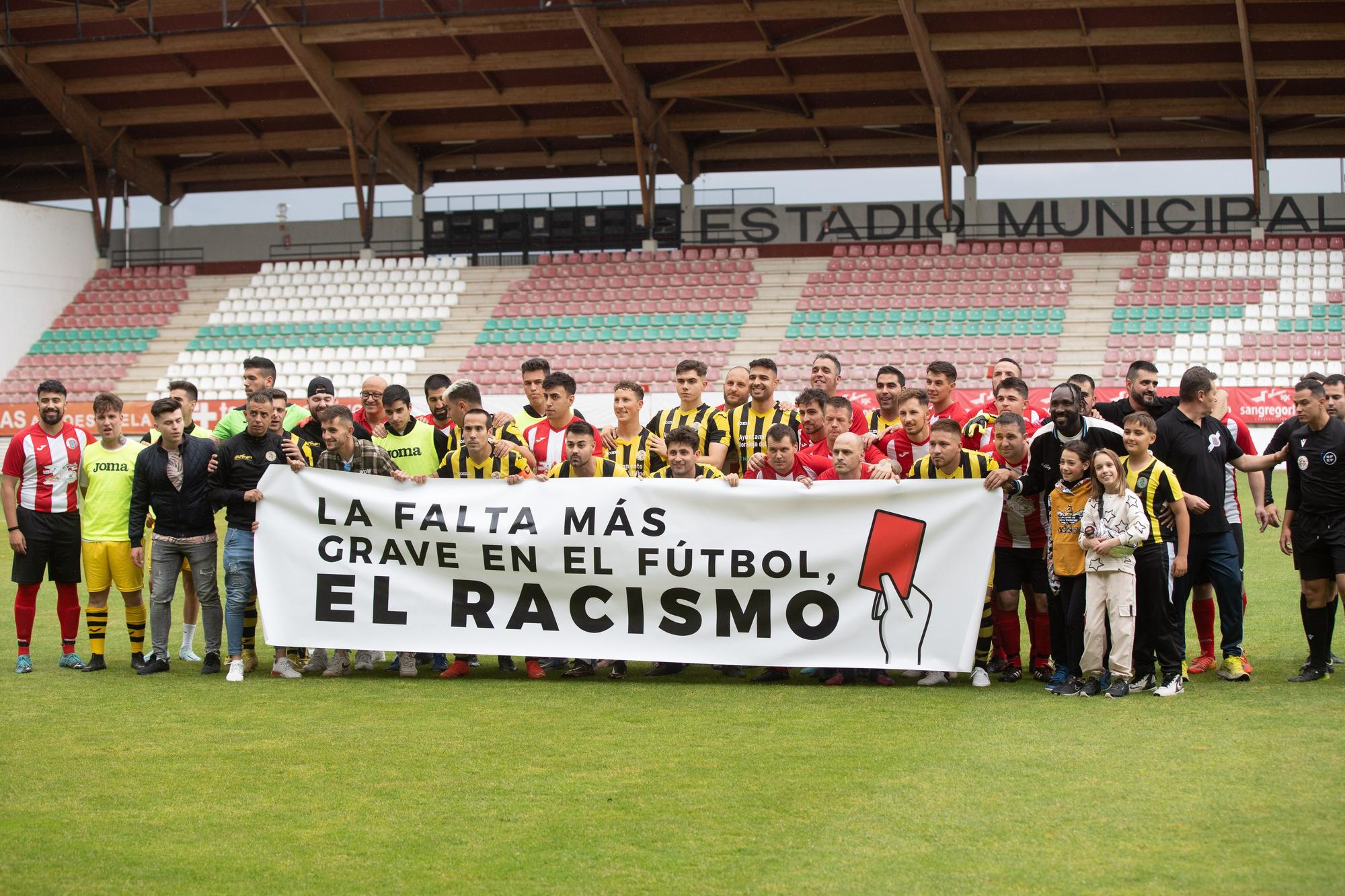 GALERIA | El Moraleja CF levanta la Copa de Los Valles ante Sanabria