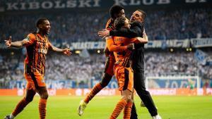 Los jugadores del Shaktar, en el partido ante el Lech Poznań