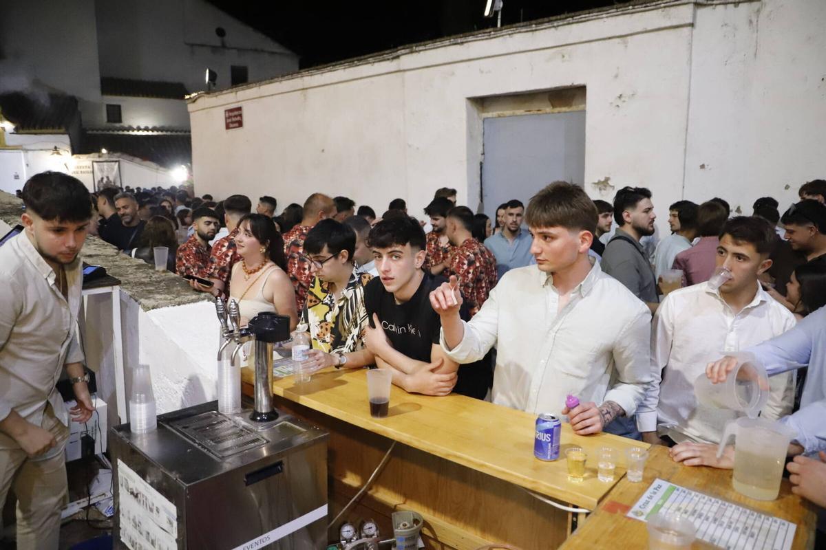 Noche de ‘juernes’ en las Cruces de Córdoba