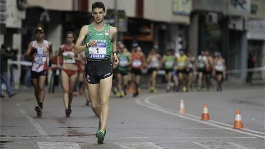 Álvaro Martín, campeón de España de 20 kilómetros marcha en Cáceres