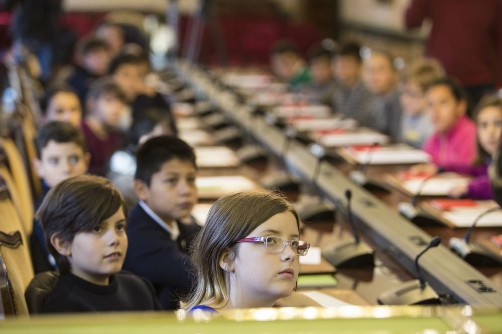 Pleno infantil en el Ayuntamiento de Oviedo