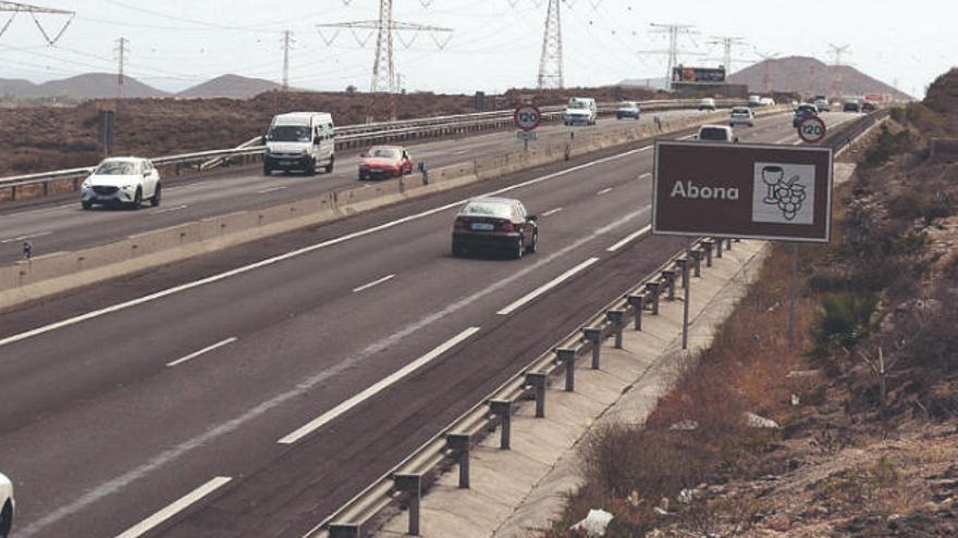 Tramo de la autopista del Sur al paso por San Miguel de Abona.