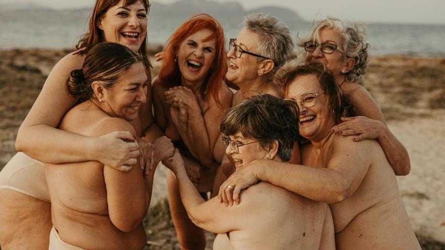 Las mujeres de Inca Mallorca Solidaria se desnudan para reivindicar la feminidad