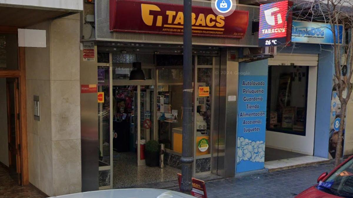 Estanco donde se refugió el chico agredido huyendo de los pandilleros.
