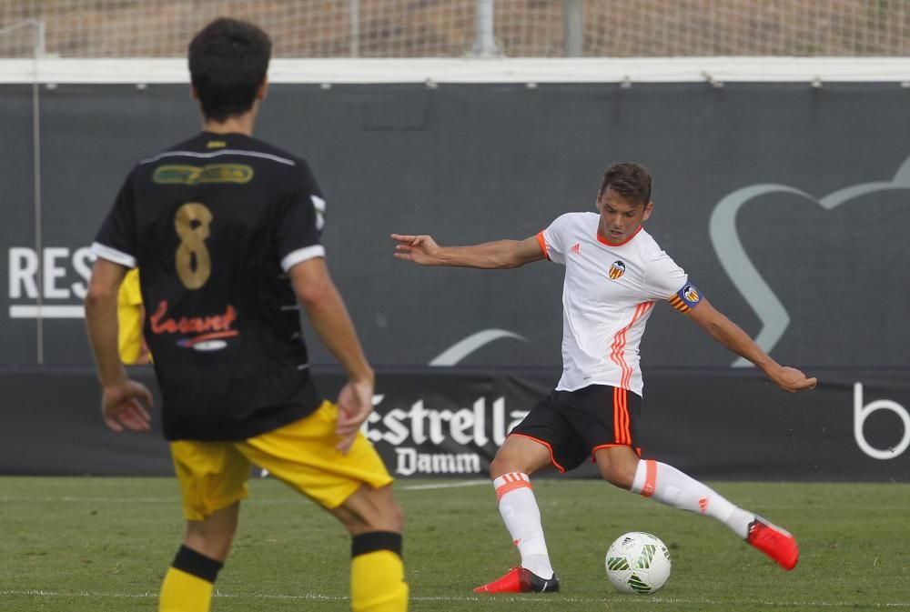 Las mejores imágenes del Valencia Mestalla - AE Prat