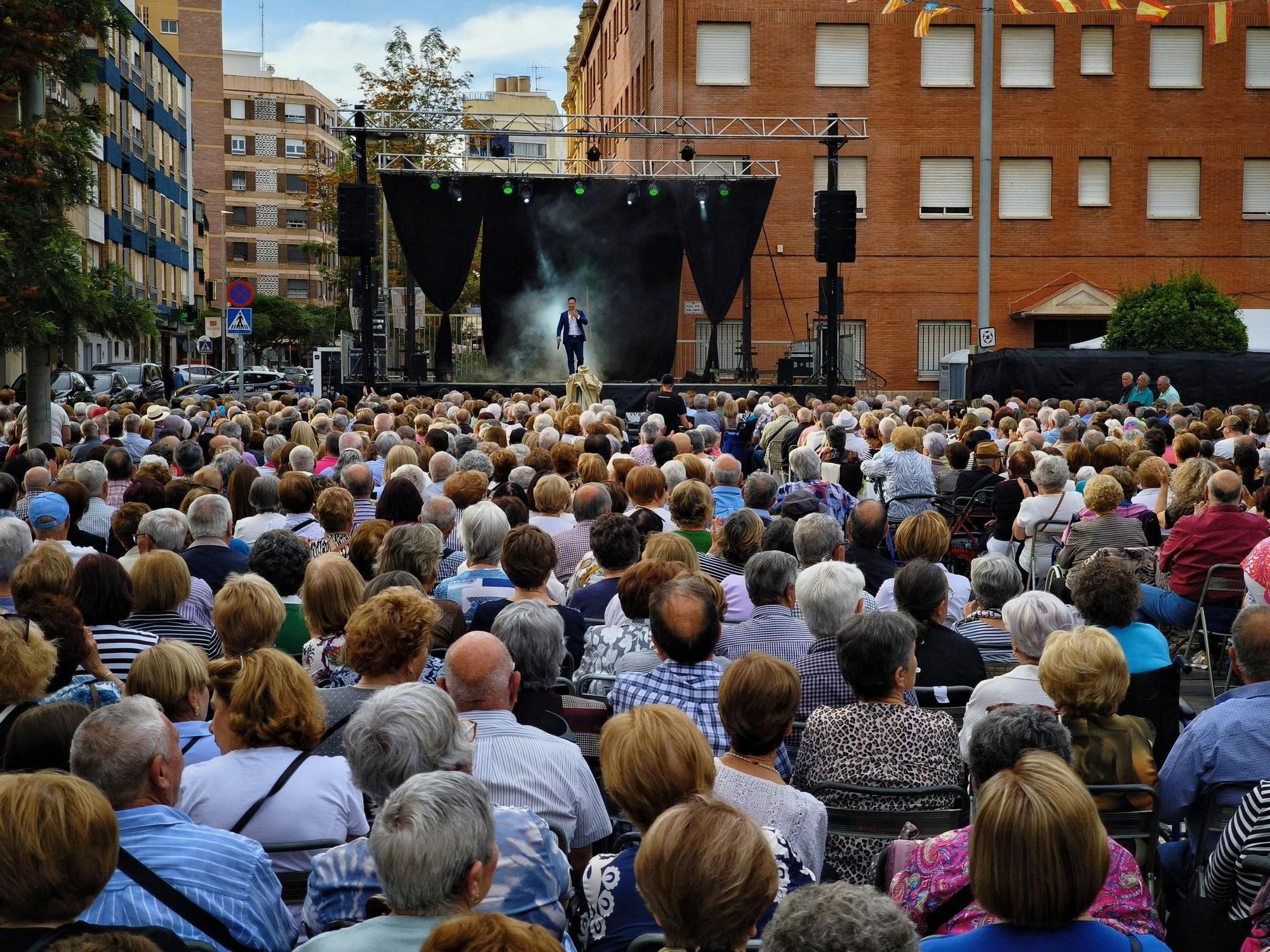 Galería de fotos de la fiesta dedicada a los mayores en Almassora