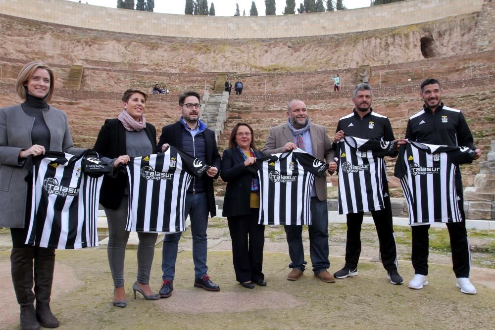 Presentación del logo del Teatro Romano como patrocinador del FC Cartagena