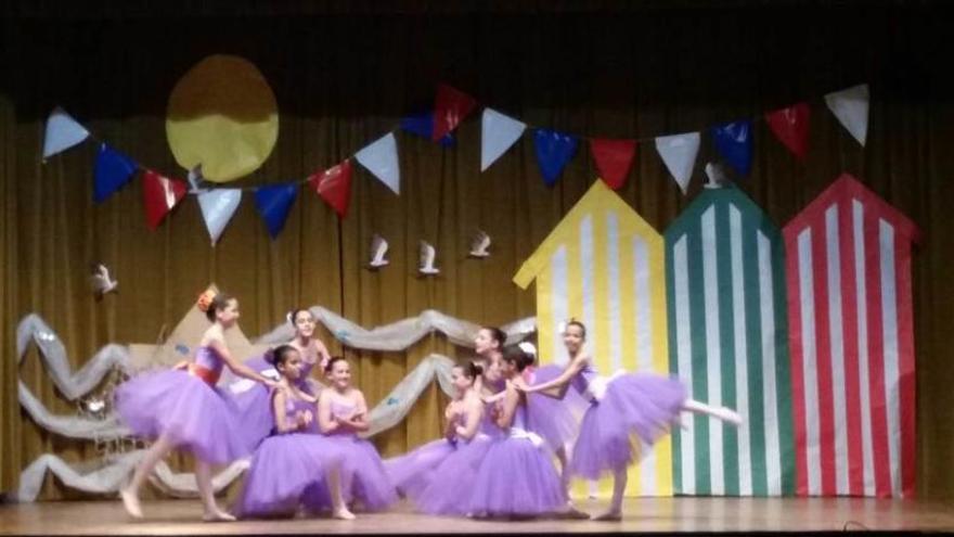 Exhibición de ballet en las Doroteas con motivo del fin de curso.