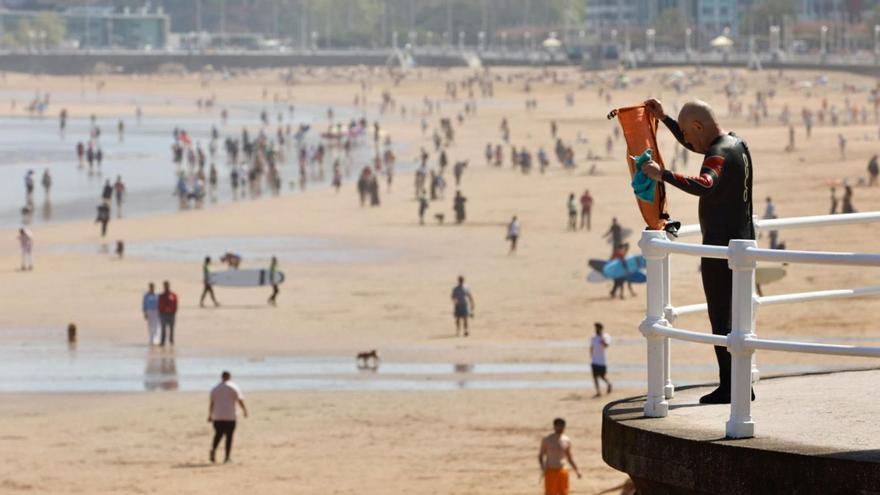 Cambia el servicio de socorrismo en las playas de Gijón: este es el nuevo calendario