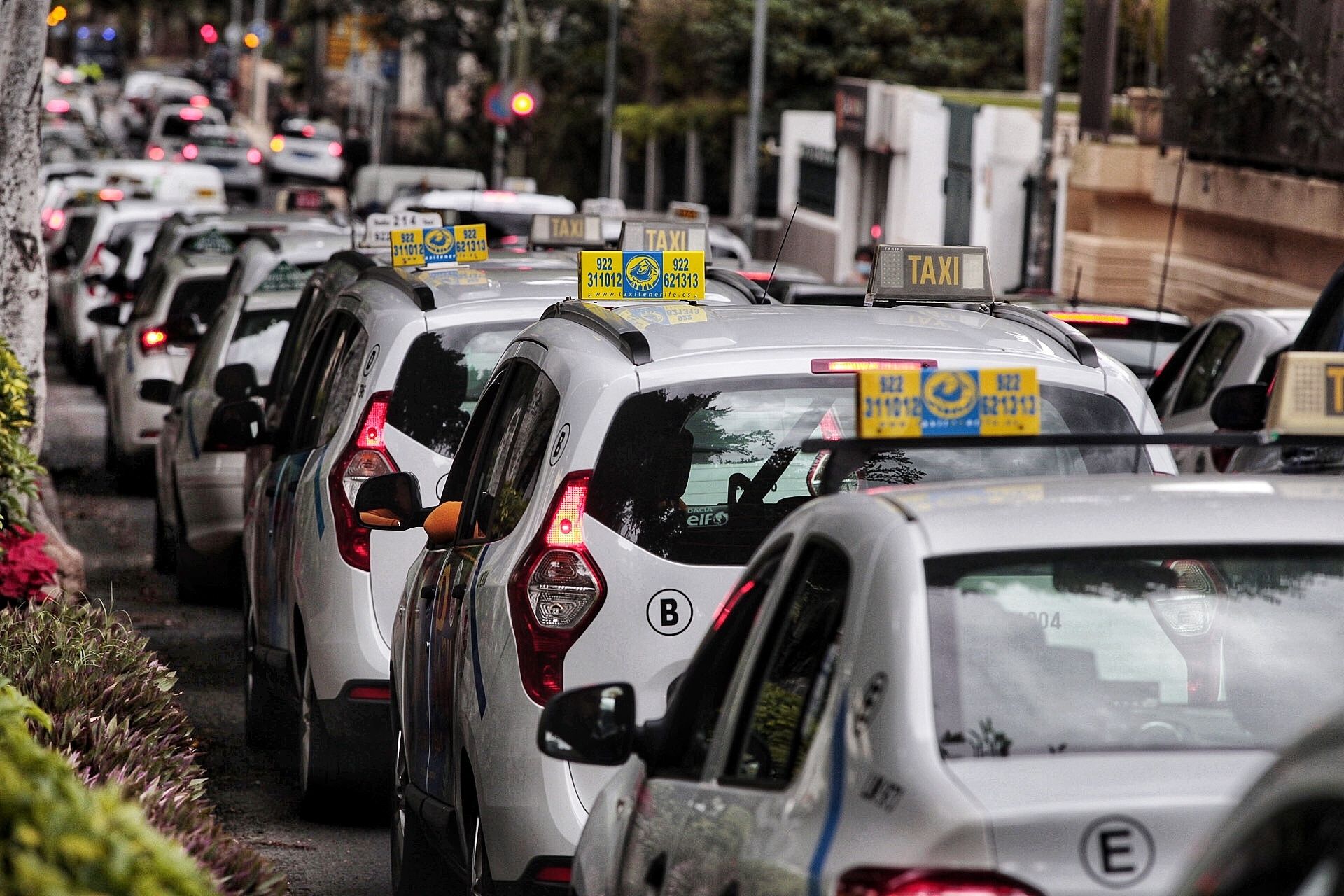 Caravana de taxis en Santa Cruz de Tenerife