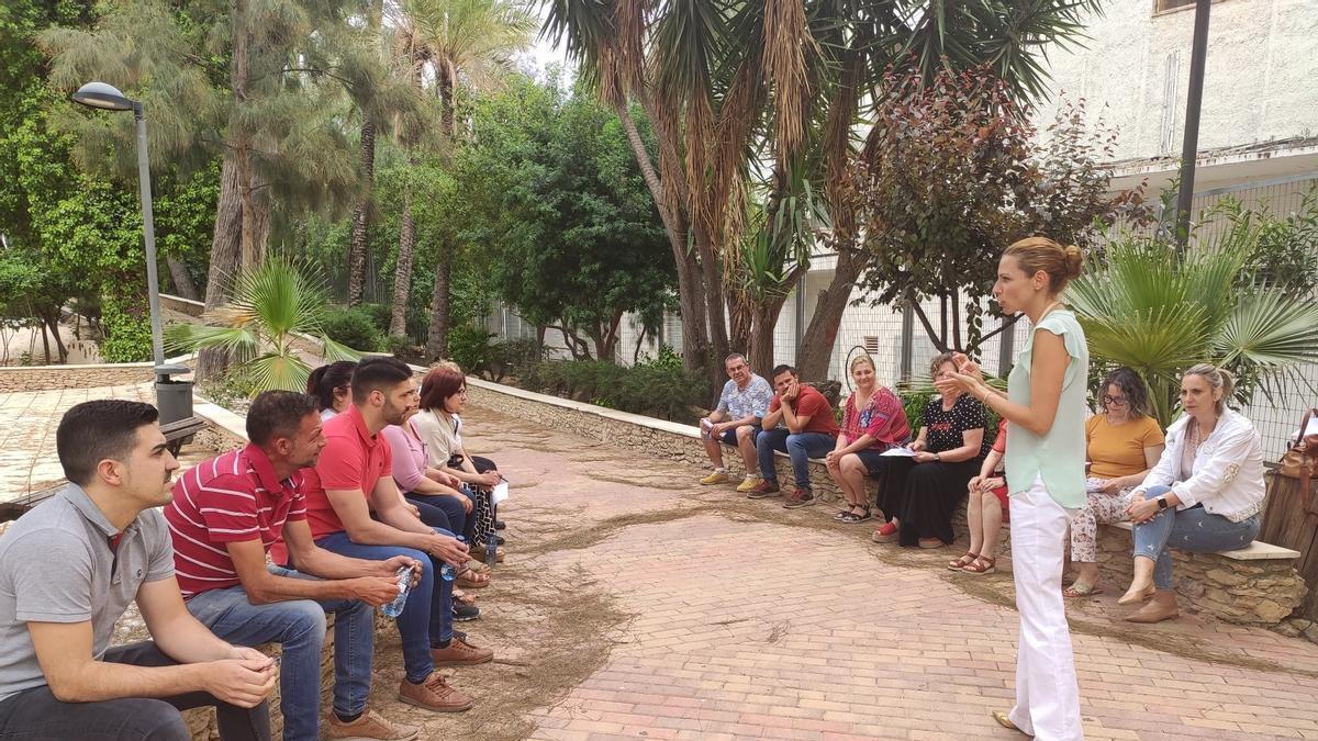 Imagen de un taller sobre pequeño comercio en Archena.