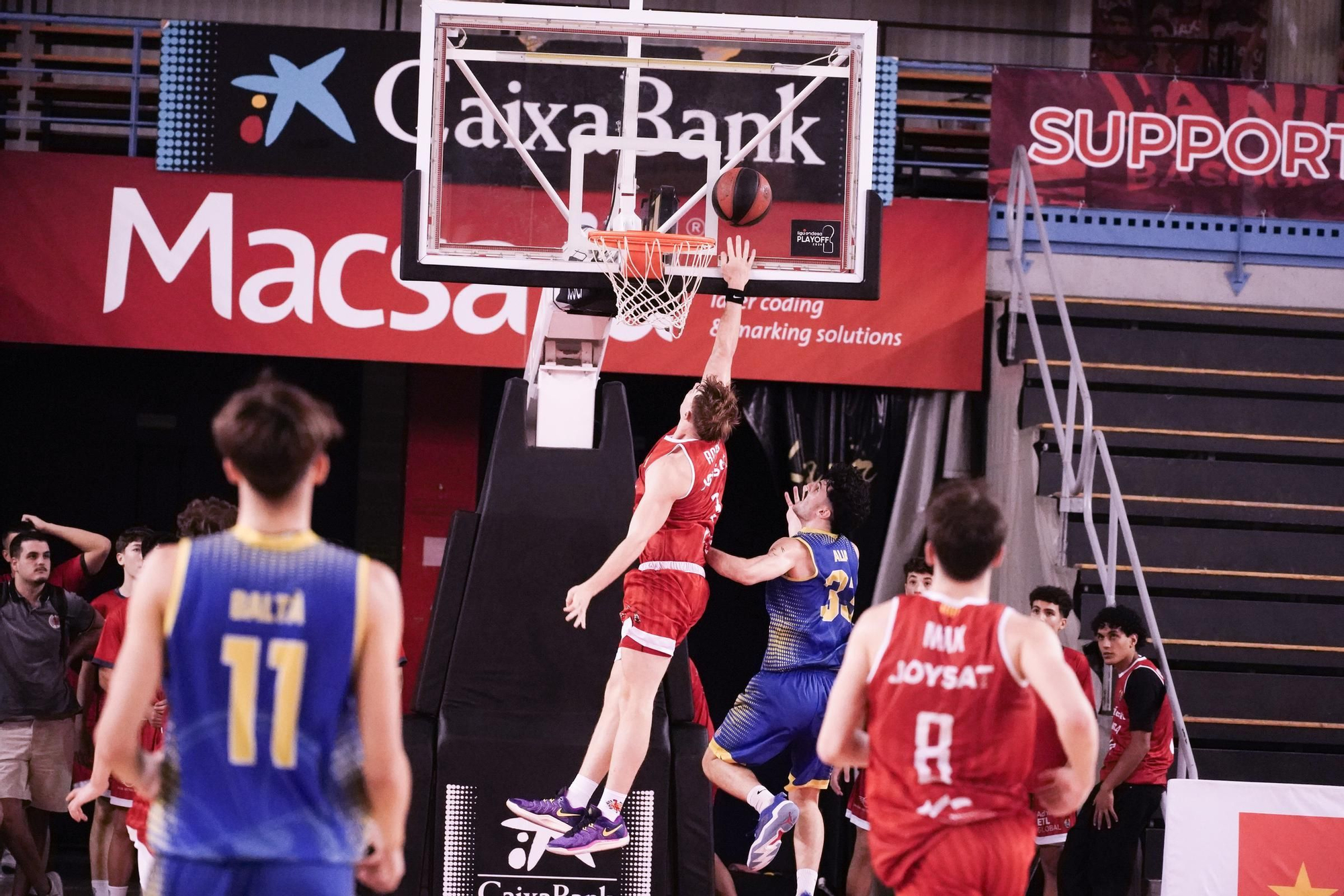 Totes les imatges del Bàsquet Manresa B - Cadí