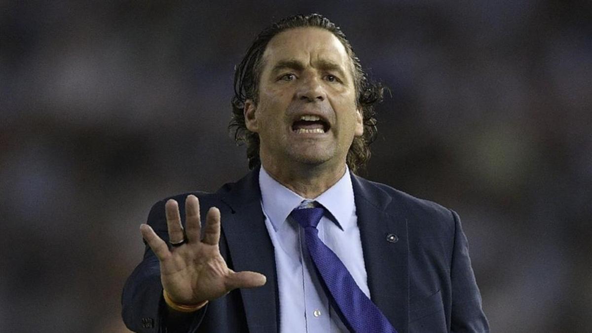 Juan Antonio Pizzi está en la lista de futuribles para el banquillo del Barça