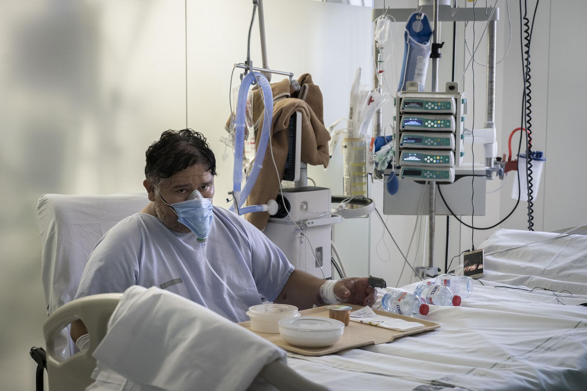 Levante-EMV entra en la sala covid del Hospital General de València: la lucha frente al coronavirus de cerca