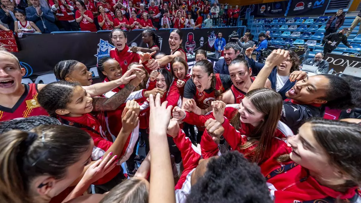 Casademont Zaragoza supera a Perfumerías Avenida y se cita con la historia en una nueva final (61-73)