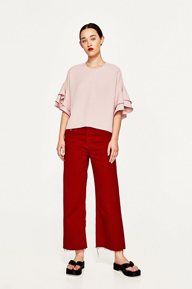 Top con volantes de Zara