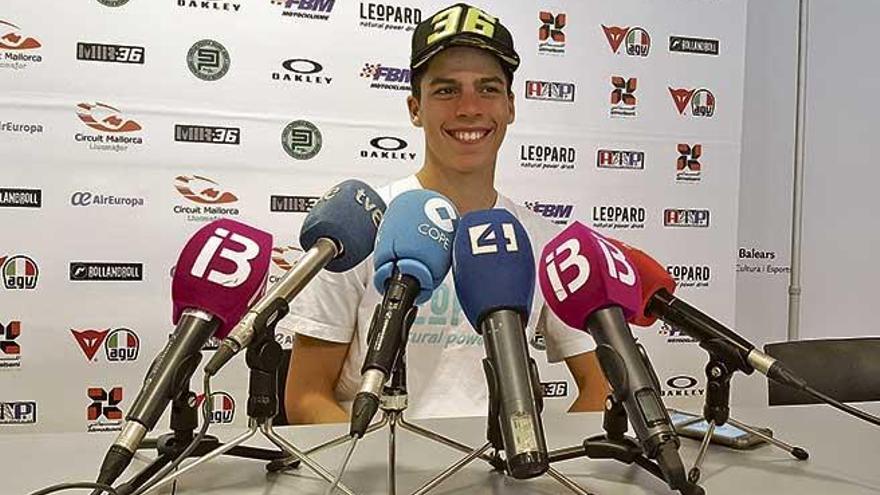 El piloto mallorquín Joan Mir durante la conferencia de prensa que dio ayer en el Palma Arena.