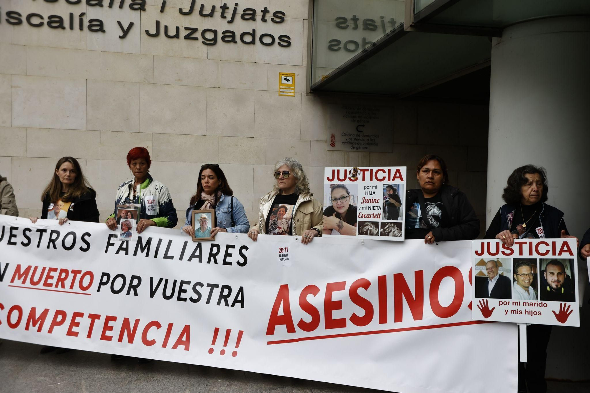 La llegada de la exconsellera Pradas y Argüeso para declarar como imputados por la gestión de la dana
