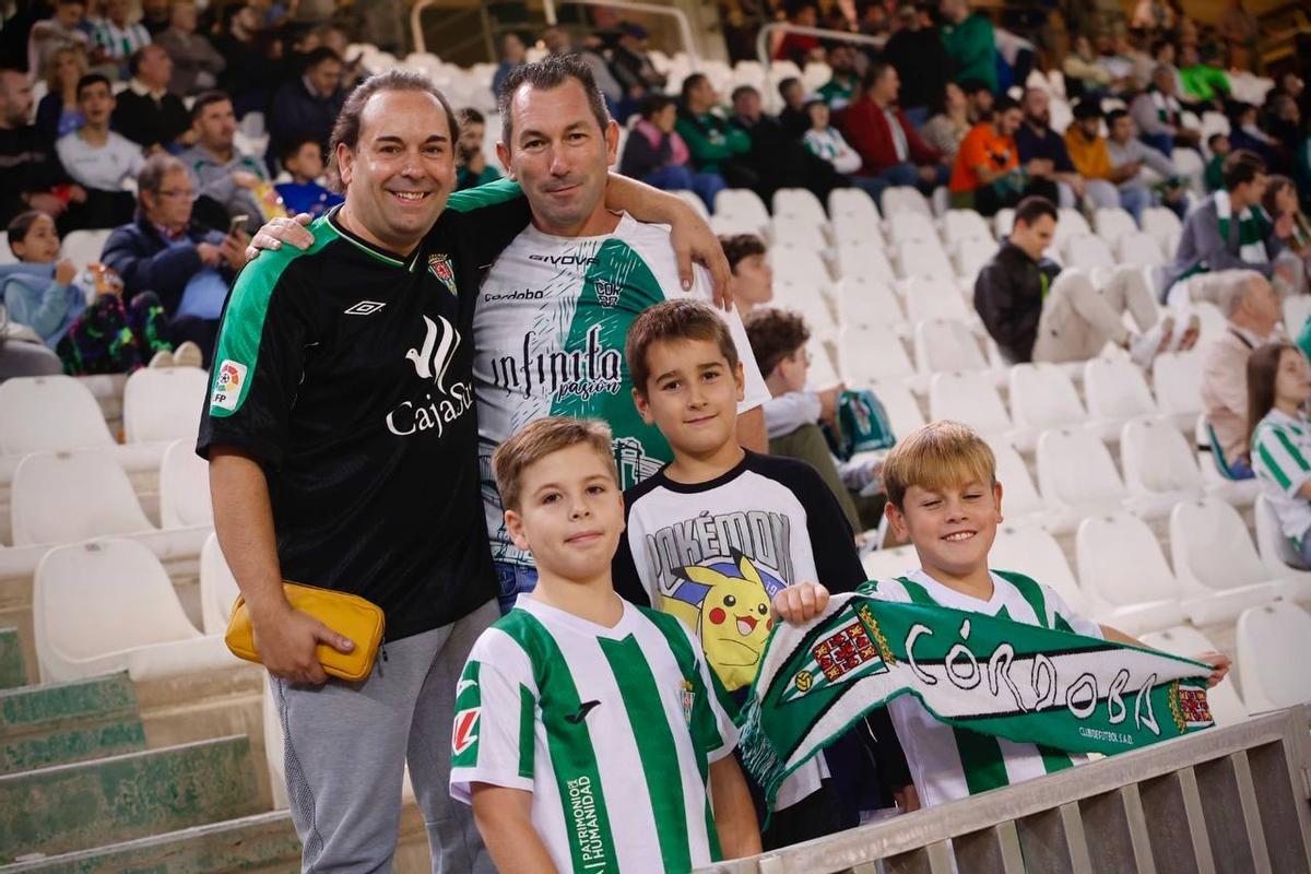 Córdoba CF-Cartagena | Las imágenes de la afición blanquiverde en El Arcángel