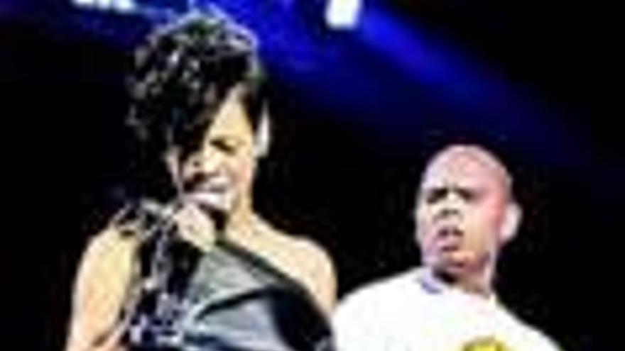 Rihanna vuelve con el rapero que la desfiguró de una paliza