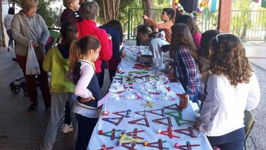 Els xiquets d’Almenara celebren la Fira Solidària