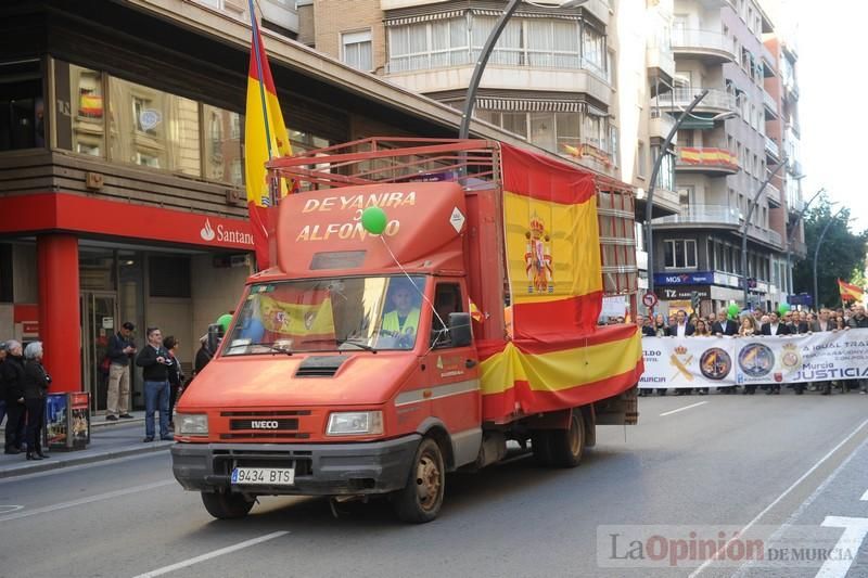 Miles de policías claman en Murcia para exigir "equiparación real" de sus salarios