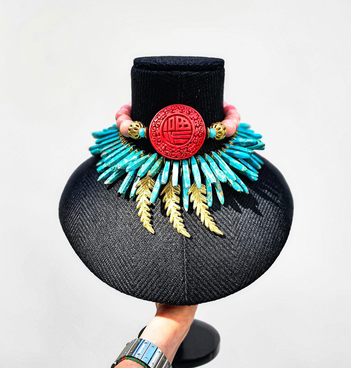 Otro de los collares diseñados por Laura Jiménez