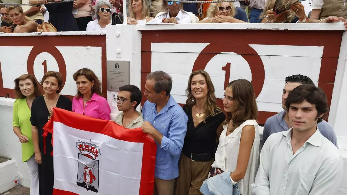 Los taurinos asturianos rinden homenaje en El Bibio a la Marquesa de la Vega de Anzo