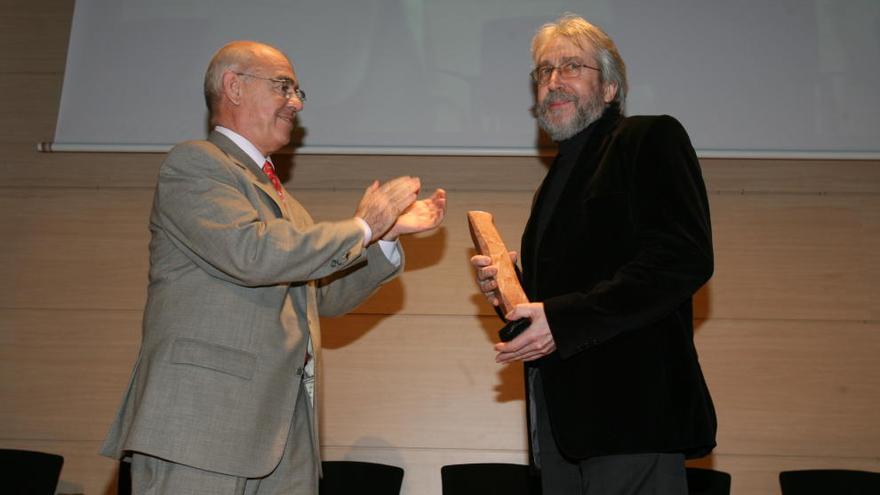 Antoni Miró recpge su premio