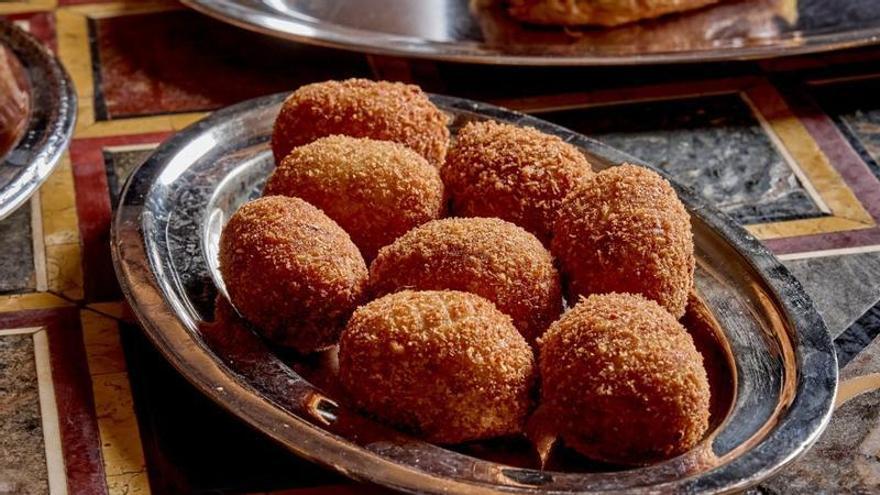 Croquetas, soufflé de 1839 y un rosado que "le gus