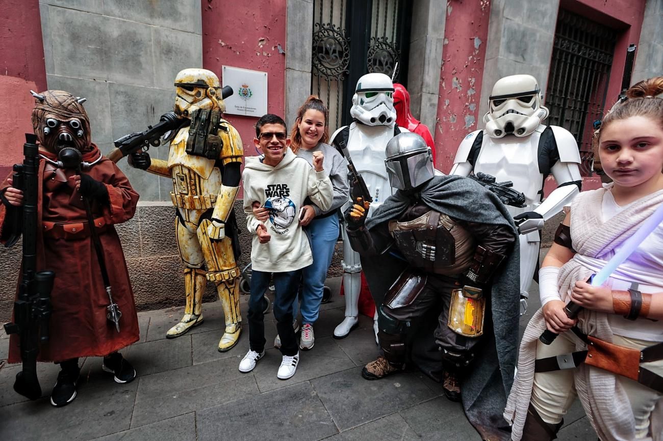Las tropas imperiales de Star Wars toman las calles de Santa Cruz de Tenerife el día friki